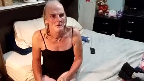 jennywomacks online show from August 5, 2026, 2:25 am