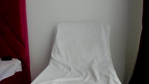 jenyff online show from March 2, 2025, 12:01 pm