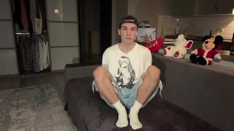 jeremy1scott online show from November 16, 2025, 3:34 am