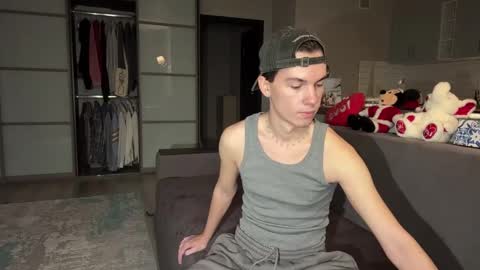 jeremy1scott online show from November 21, 2025, 3:27 am