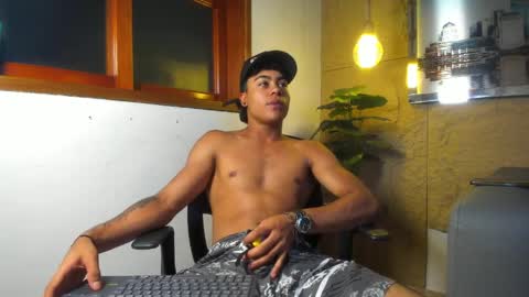 Snapshot of jeremy_wallker chatting on April 8, 2026, 9:04 pm Jeremy online show from April 8, 2026, 9:04 pm