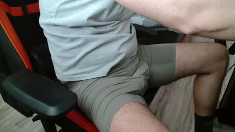 Boy likes daddies online show from January 20, 2025, 12:39 pm