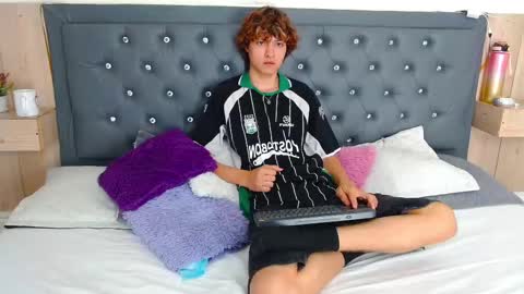 Snapshot of jermi_johnson chatting on September 10, 2025, 12:49 pm jermi_johnson online show from September 10, 2025, 12:49 pm