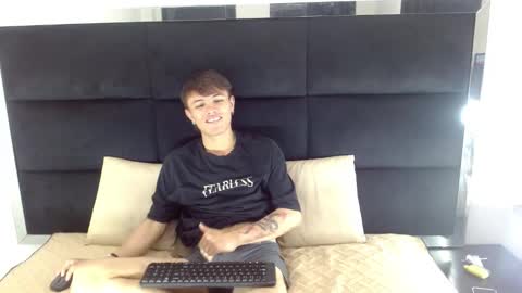 Jerom xx online show from October 9, 2025, 8:07 pm