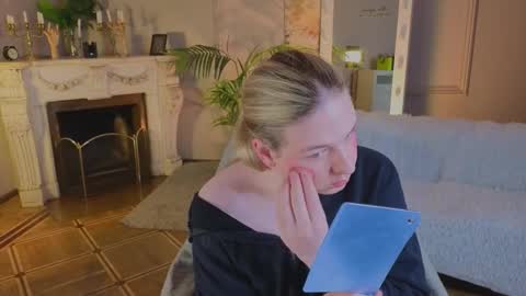 jes_solar online show from September 28, 2025, 12:21 pm