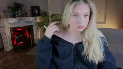 jes_solar online show from November 15, 2025, 10:37 pm