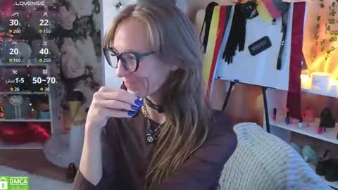 jesica_moon_peachyy online show from July 3, 2026, 4:08 am
