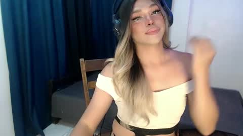 jesie_hot69 online show from February 10, 2025, 6:35 pm