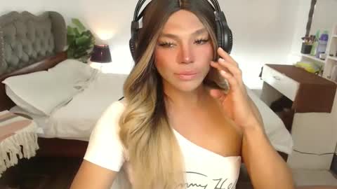 jesie_hot69 online show from February 24, 2025, 4:26 pm