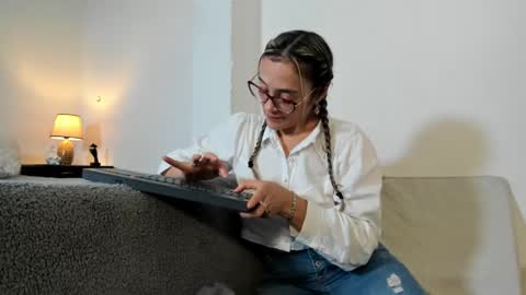 jessica herreraToday I will be your devil and you my victim online show from January 7, 2025, 11:14 pm