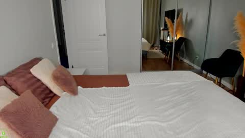 Snapshot of jessica_gill chatting on November 25, 2025, 7:19 am Jessica online show from November 25, 2025, 7:19 am