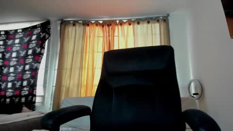 jessica_rabbit777_ online show from February 16, 2025, 9:48 pm