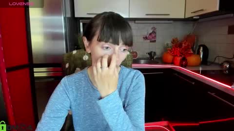 jessicaforris online show from October 7, 2025, 6:54 am