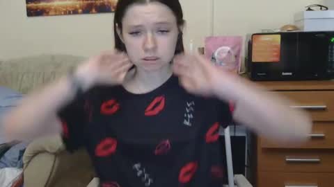 jessicaholland1 online show from May 31, 2026, 5:53 pm