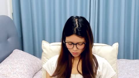 jessicalena online show from May 6, 2026, 6:13 pm