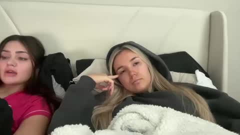 Jessica Parker online show from October 14, 2025, 3:35 pm