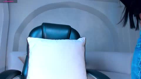 Snapshot of jessicawilliams1 chatting on October 6, 2025, 9:40 am JESS online show from October 6, 2025, 9:40 am