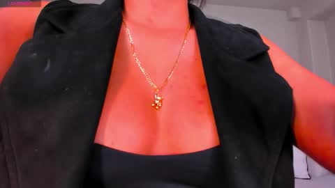 Snapshot of jessicawilliams1 chatting on October 9, 2025, 9:40 am JESS online show from October 9, 2025, 9:40 am