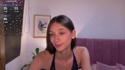 Snapshot of jessie__02 chatting on December 17, 2024, 4:21 pm Jess online show from December 17, 2024, 4:21 pm