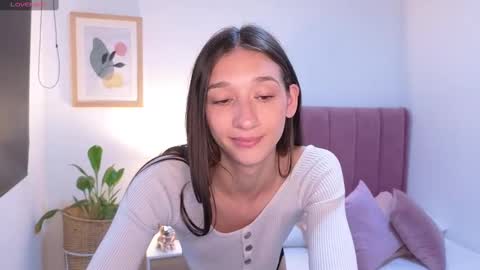 Snapshot of jessie__02 chatting on December 19, 2024, 7:51 pm Jess online show from December 19, 2024, 7:51 pm