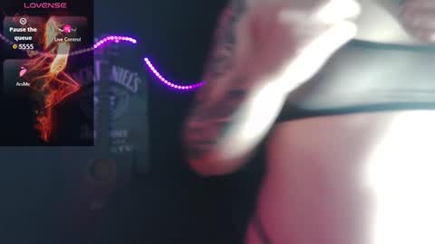 jessie_wild online show from October 5, 2025, 2:43 am