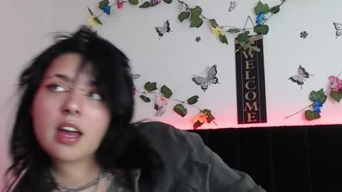 jessie_wild online show from October 22, 2025, 3:18 am