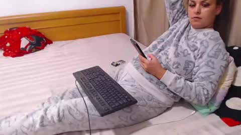 jessiestar3 online show from October 8, 2025, 2:47 pm