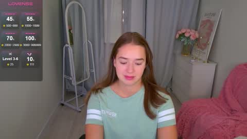 Jessi online show from November 18, 2025, 2:43 pm