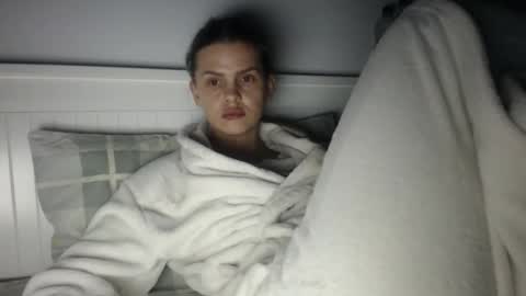 jessieryan online show from November 21, 2025, 3:11 pm