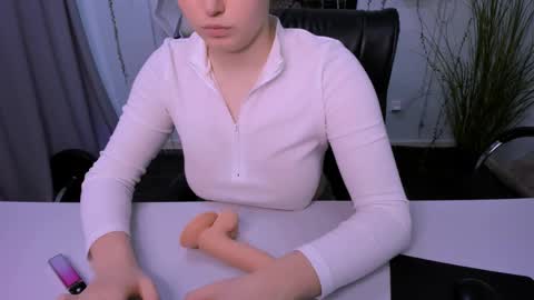 Snapshot of jessika_pur chatting on December 12, 2024, 2:04 am Jessi online show from December 12, 2024, 2:04 am