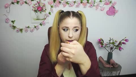 Jess online show from September 14, 2025, 6:56 am