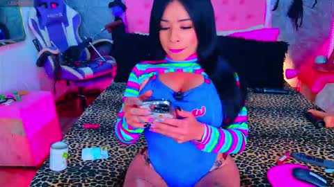 jessyferrary online show from October 26, 2025, 3:29 pm