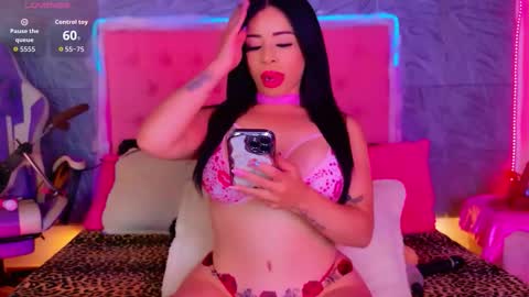 jessyferrary online show from November 4, 2025, 3:33 pm