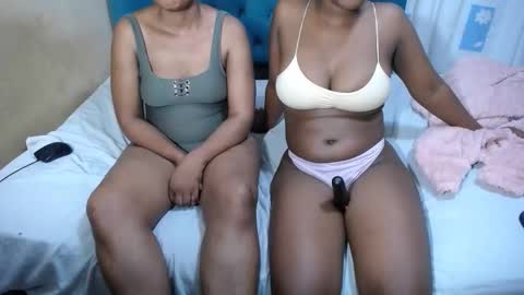 jessyhoneyx online show from April 16, 2026, 9:39 pm