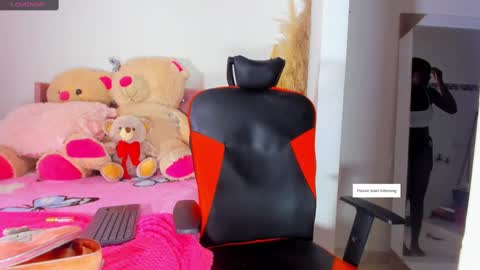 Jessy online show from October 4, 2025, 11:19 am