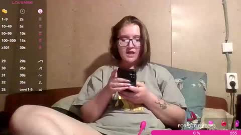 Snapshot of jessystoune1 chatting on October 17, 2025, 6:10 pm Bye everyone i cant see any reason to stay here wish u luck online show from October 17, 2025, 6:10 pm