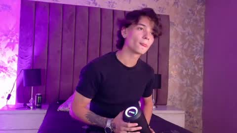 Jessy online show from June 1, 2026, 7:59 pm