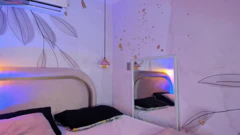 Jessica online show from February 25, 2025, 3:31 am