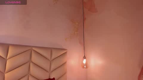 Jessica online show from September 28, 2025, 6:35 pm