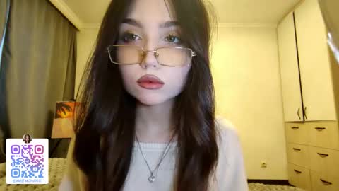 Snapshot of jettanicolay chatting on December 21, 2025, 6:42 am I am Gina ntmu Lets hit 10 Thumbs Up together online show from December 21, 2025, 6:42 am