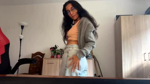 Snapshot of jettycuteeva chatting on October 13, 2025, 2:50 pm Eva online show from October 13, 2025, 2:50 pm