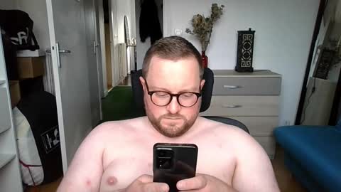 jeuneloup92 online show from October 24, 2025, 3:19 pm