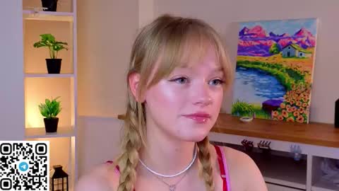 Gwen online show from March 19, 2026, 8:24 pm