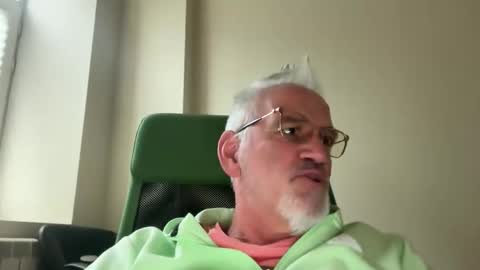 Snapshot of jewlronny chatting on September 29, 2025, 12:32 pm jewlronny online show from September 29, 2025, 12:32 pm