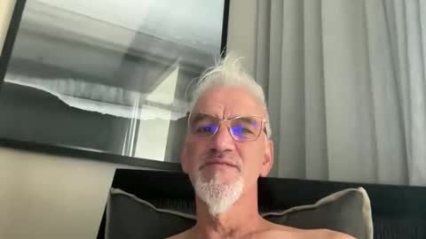 jewlronny online show from April 5, 2026, 11:29 am