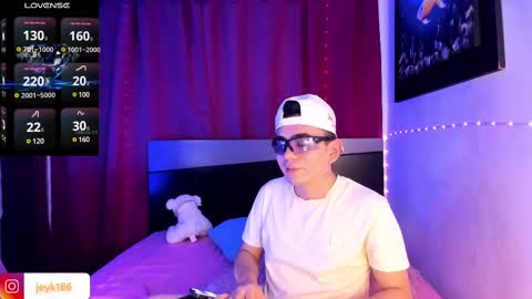 Snapshot of jey_keler chatting on February 13, 2025, 4:32 am jey keler online show from February 13, 2025, 4:32 am