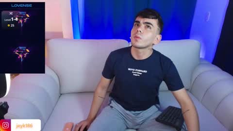 Snapshot of jey_keler chatting on October 23, 2025, 9:35 pm jey keler online show from October 23, 2025, 9:35 pm