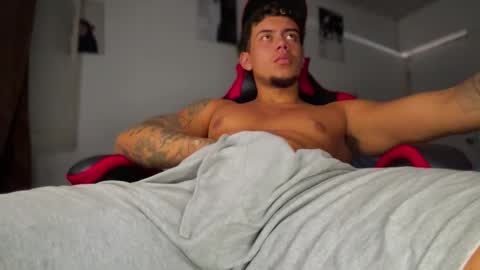 Snapshot of jeyzd25 chatting on November 9, 2025, 3:27 am Onlyfans Twitter online show from November 9, 2025, 3:27 am