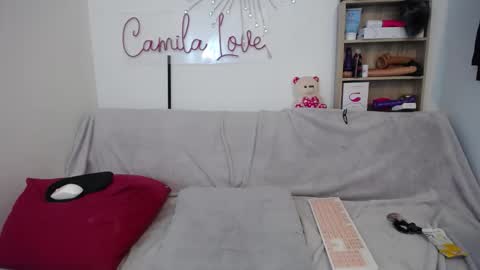 Camila online show from November 5, 2025, 6:08 pm