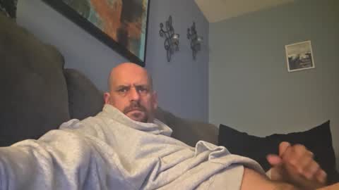 jfife1017 online show from April 19, 2026, 2:33 am